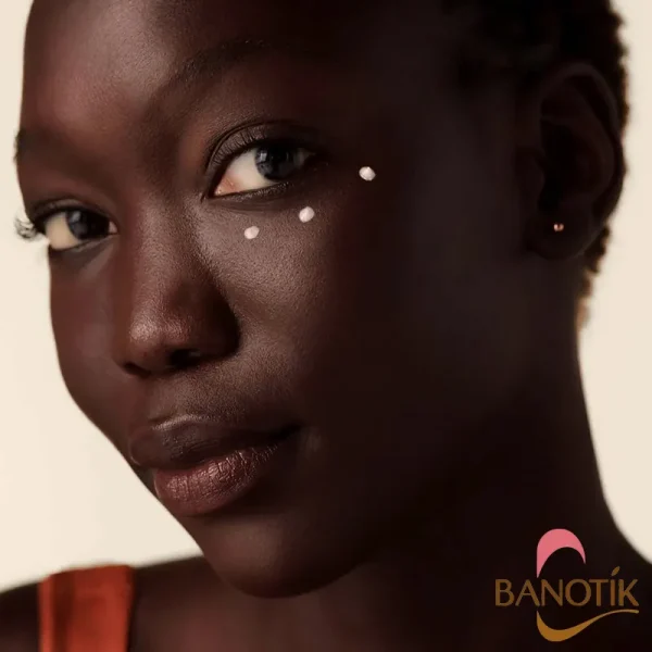 طرز استفاده از کرم دور چشم بنفیانس شیسیدو